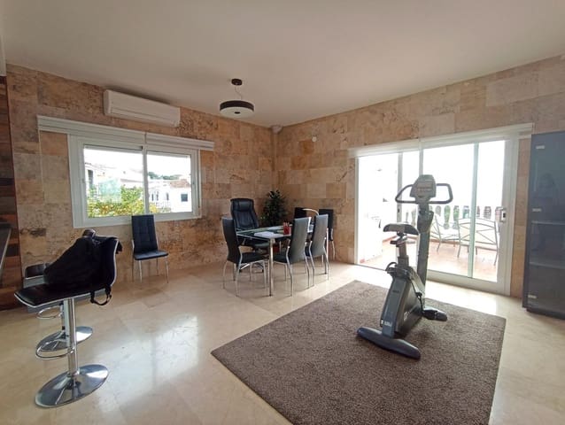 4 sypialnia Willa na sprzedaż w Benalmádena z basenem garażem - 1 170 000 € (Ref: 8373778)