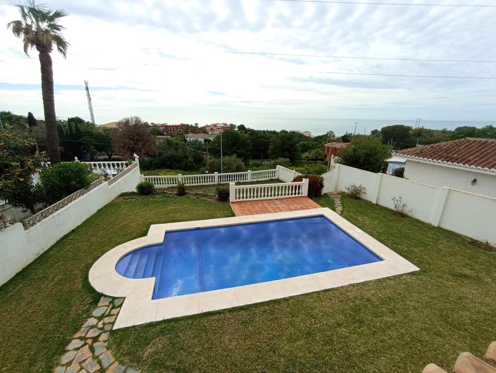 4 sypialnia Willa na sprzedaż w Benalmadena z basenem garażem - 1 170 000 € (Ref: 8373778)