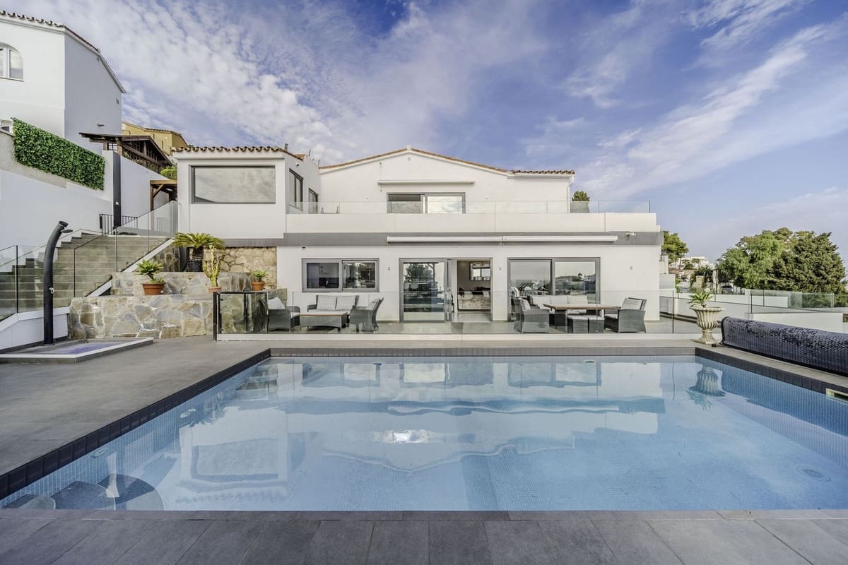 6 Zimmer Villa zu verkaufen in Benalmadena mit Pool Garage - 1.450.000 € (Ref: 8972127)