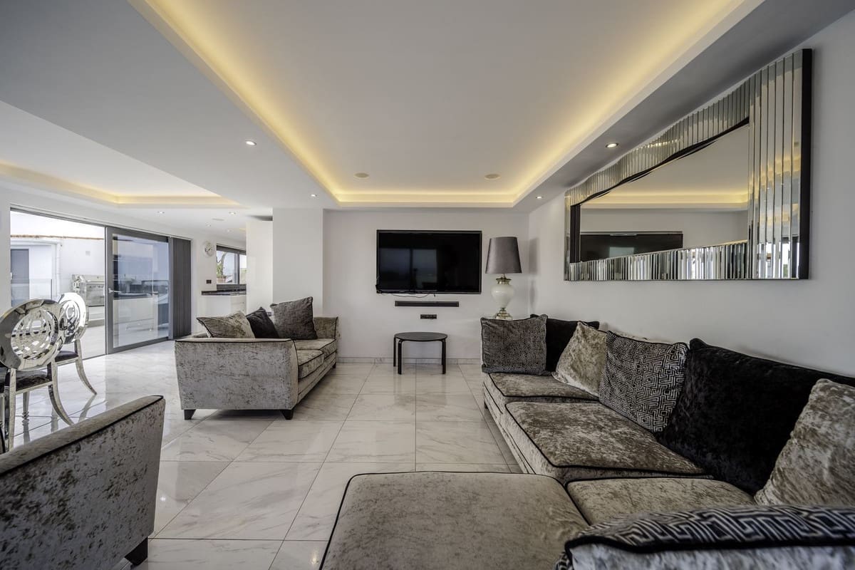 6 Zimmer Villa zu verkaufen in Benalmadena mit Pool Garage - 1.450.000 € (Ref: 8972127)