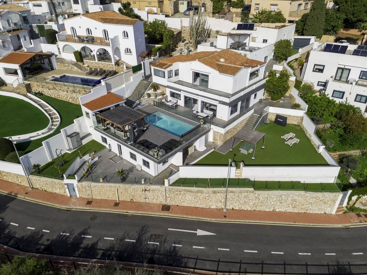 6 Zimmer Villa zu verkaufen in Benalmadena mit Pool Garage - 1.450.000 € (Ref: 8972127)