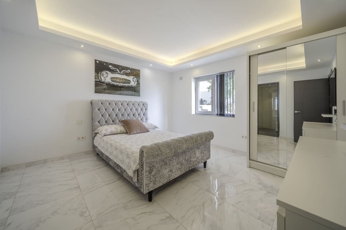 6 Zimmer Villa zu verkaufen in Benalmadena mit Pool Garage - 1.450.000 € (Ref: 8972127)