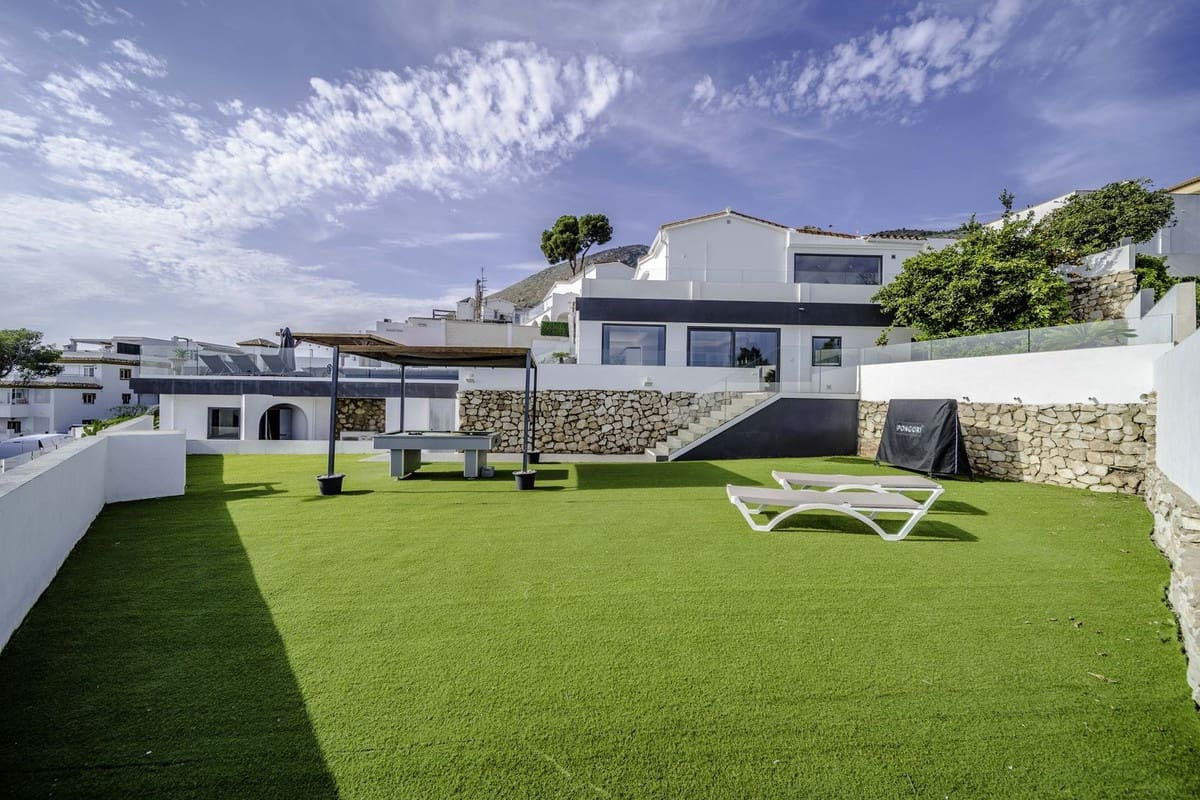 6 Zimmer Villa zu verkaufen in Benalmadena mit Pool Garage - 1.450.000 € (Ref: 8972127)