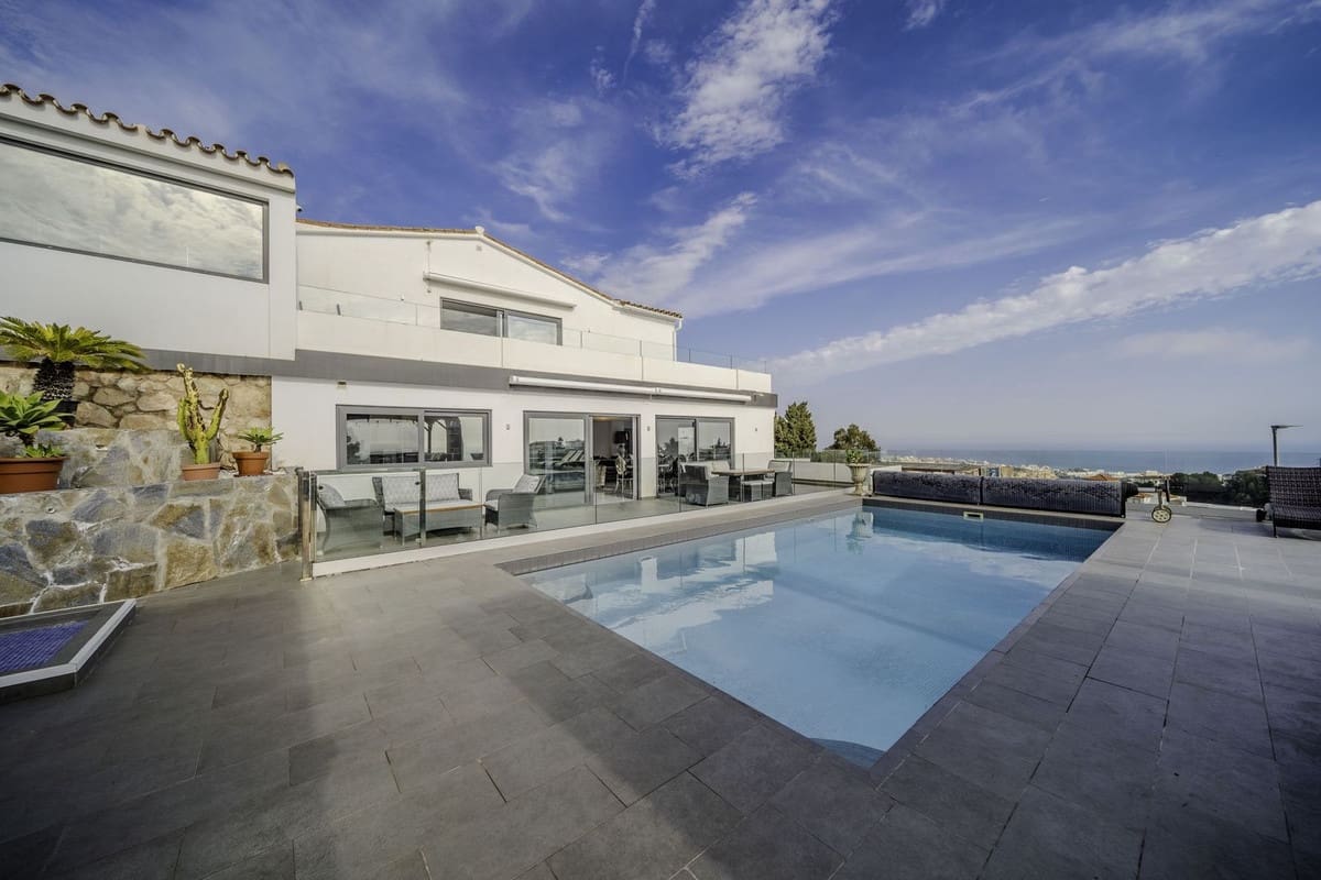 6 Zimmer Villa zu verkaufen in Benalmadena mit Pool Garage - 1.450.000 € (Ref: 8972127)