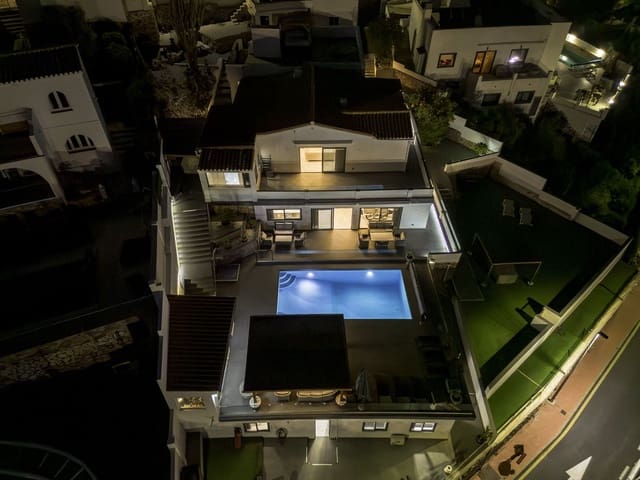 Chalet de 6 habitaciones en Benalmádena en venta con piscina garaje - 1.450.000 € (Ref: 8972127)
