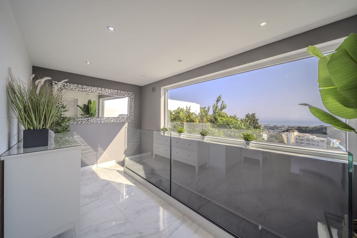 6 Zimmer Villa zu verkaufen in Benalmadena mit Pool Garage - 1.450.000 € (Ref: 8972127)