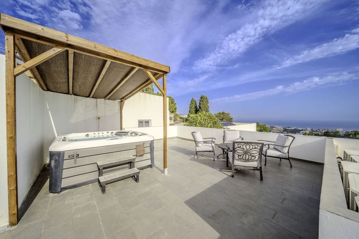 6 Zimmer Villa zu verkaufen in Benalmadena mit Pool Garage - 1.450.000 € (Ref: 8972127)