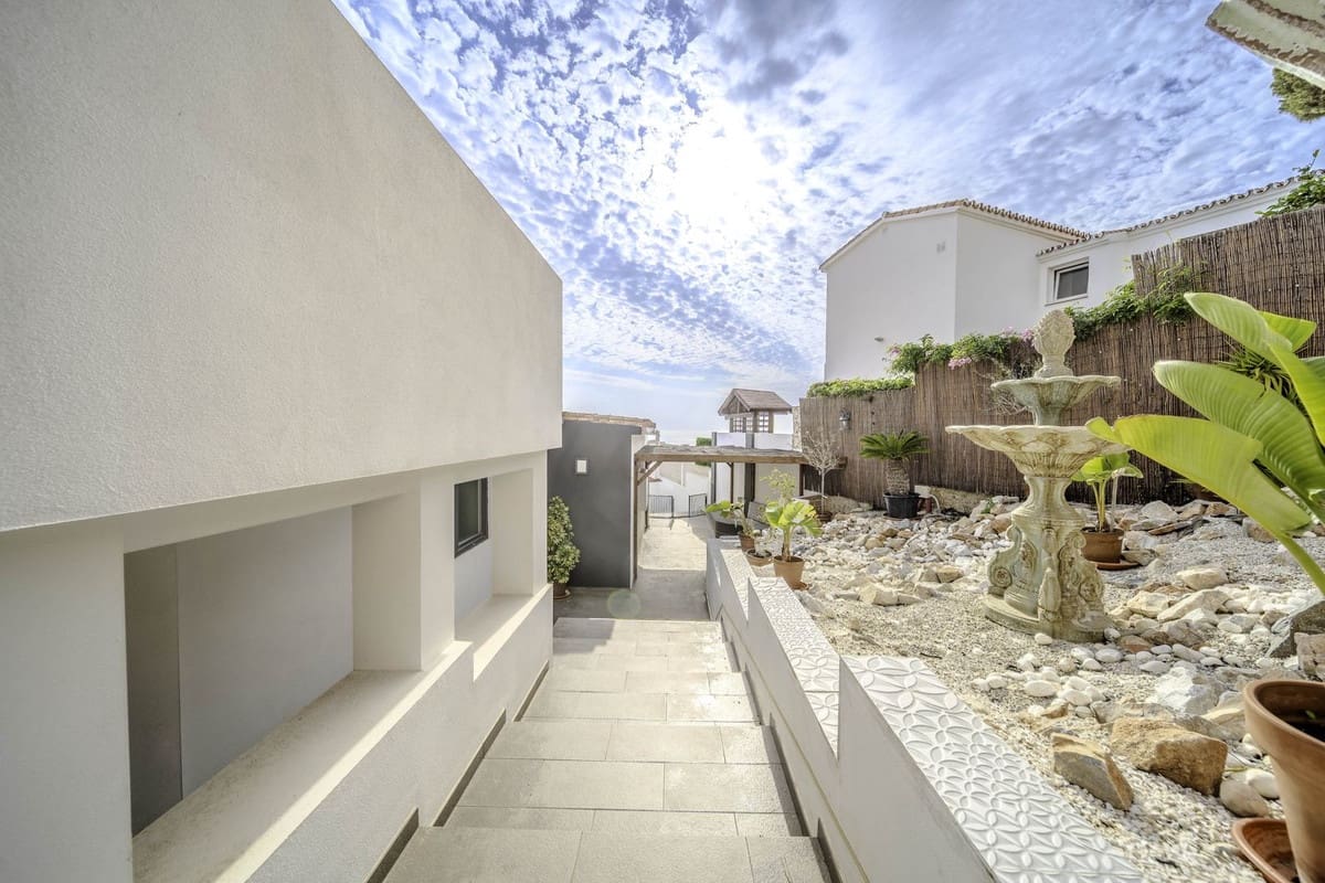 6 Zimmer Villa zu verkaufen in Benalmadena mit Pool Garage - 1.450.000 € (Ref: 8972127)