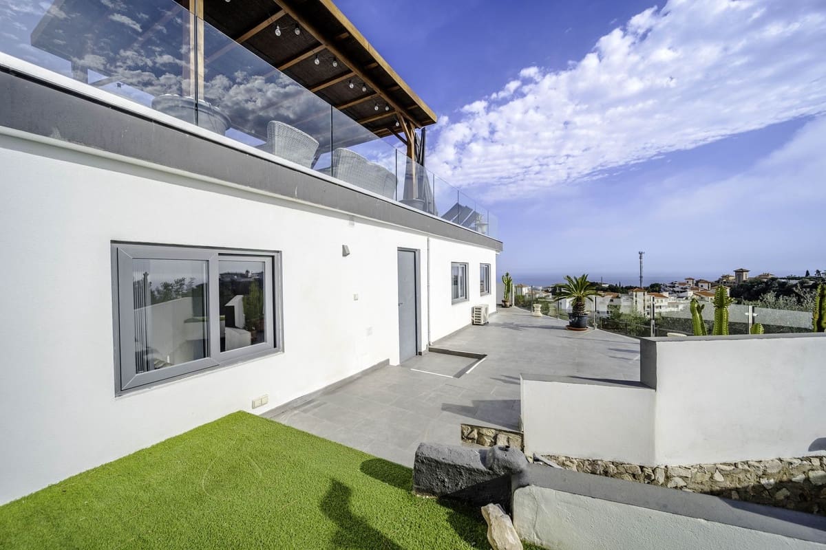 6 Zimmer Villa zu verkaufen in Benalmadena mit Pool Garage - 1.450.000 € (Ref: 8972127)