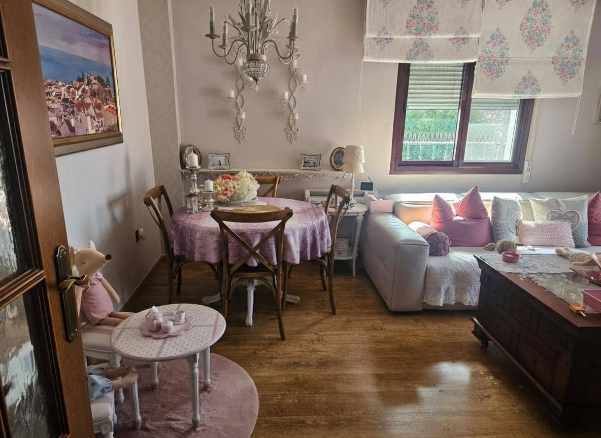 Piso de 3 habitaciones en Benalmádena en venta - 310.000 € (Ref: 9220200)