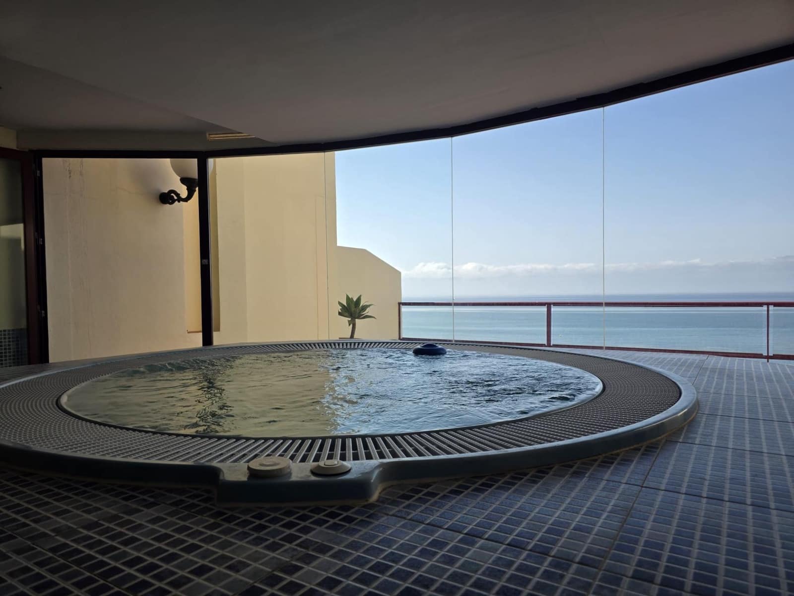 2 soveværelse Lejlighed til salg i Torrequebrada med swimmingpool - € 565.000 (Ref: 9220201)