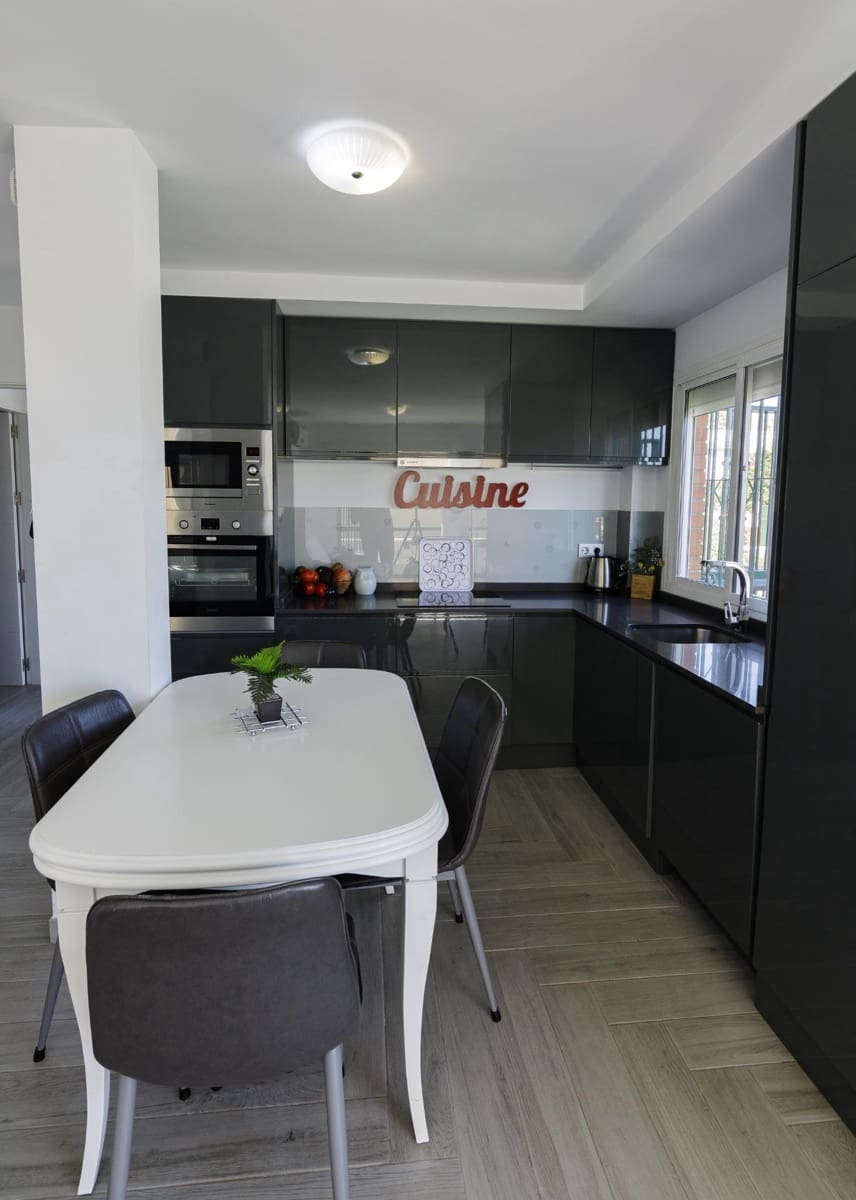 2 makuuhuone Asunto myytävänä paikassa Benalmadena Costa - 295 000 € (Ref: 9344699)