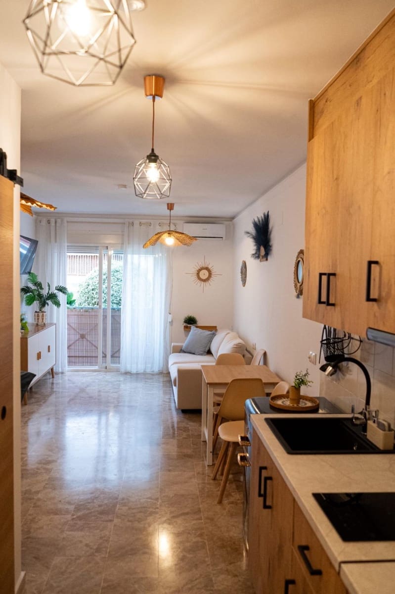 Yksiö myytävänä paikassa Torremolinos mukana 
autotalli - 293 000 € (Ref: 9353551)