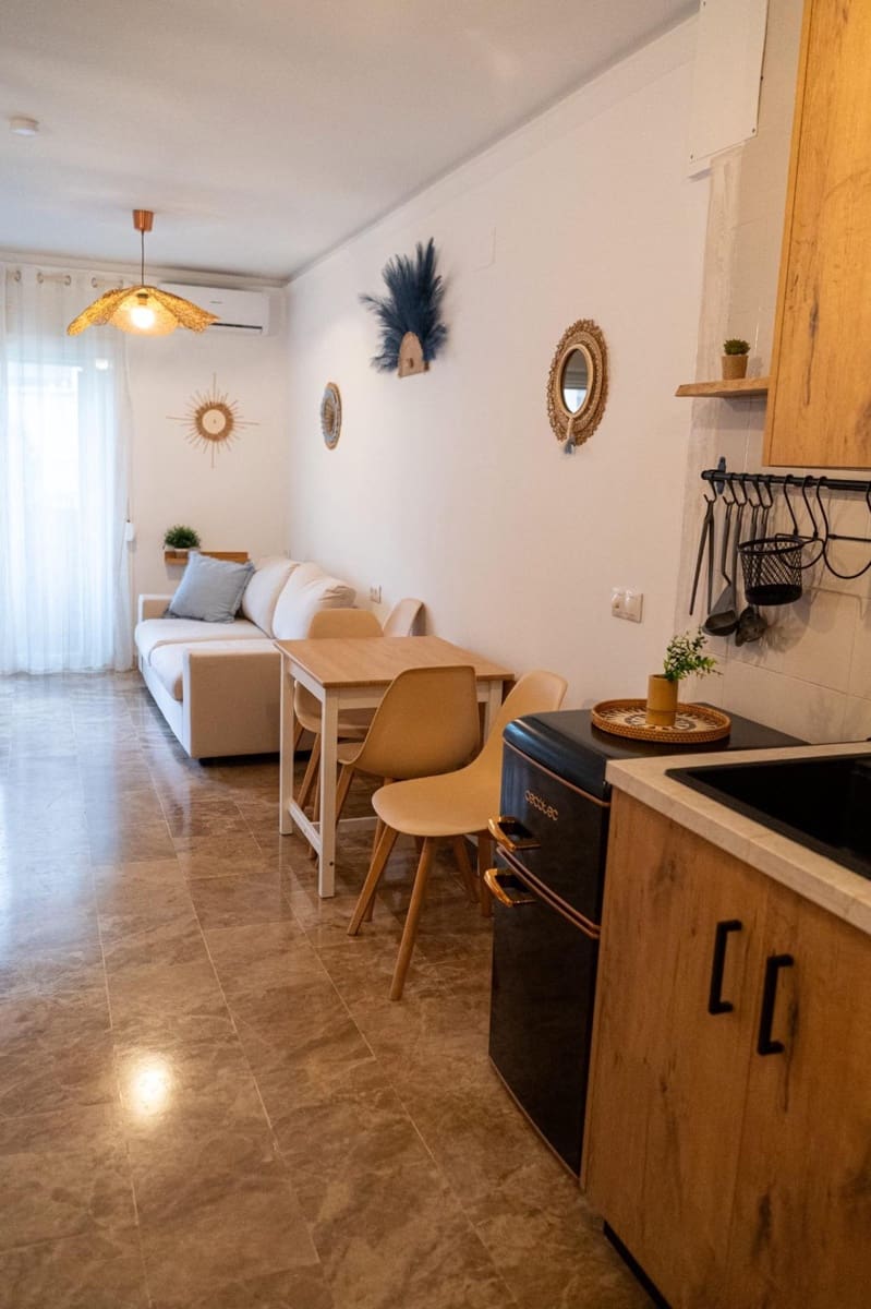 Yksiö myytävänä paikassa Torremolinos mukana 
autotalli - 293 000 € (Ref: 9353551)