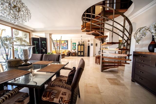 3 chambre Penthouse à vendre à Carvajal, Fuengirola avec piscine - 689 000 € (Ref: 9359500)