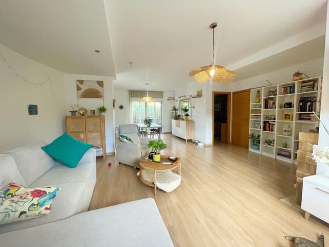 3 sovrum Radhus till salu i Alhaurín de la Torre med pool garage - 450 000 € (Ref: 9359502)