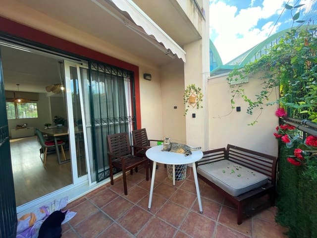 3 sovrum Radhus till salu i Alhaurín de la Torre med pool garage - 450 000 € (Ref: 9359502)