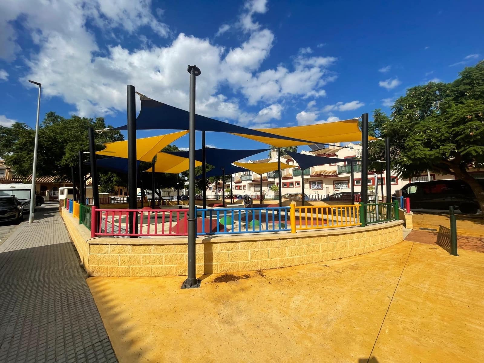 3 sovrum Radhus till salu i Alhaurin de la Torre med pool garage - 450 000 € (Ref: 9359502)