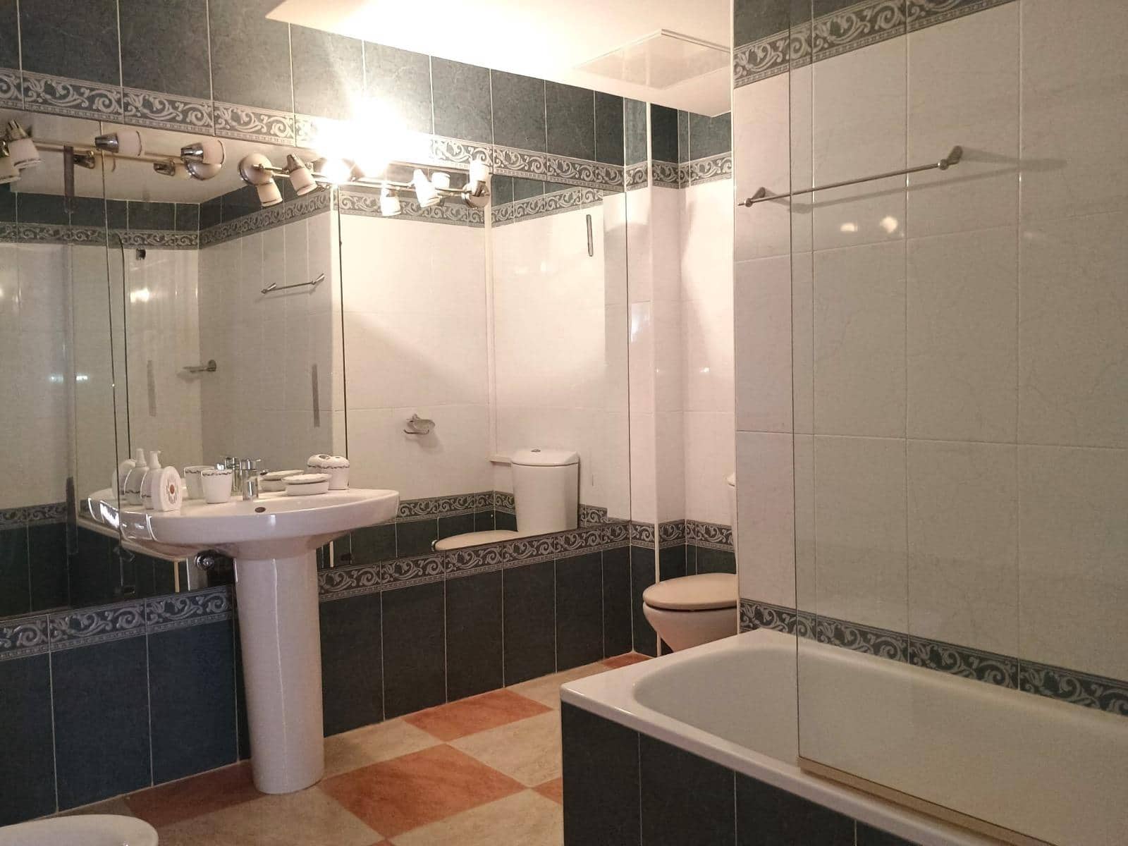 3 soverom Leilighet til salgs i Benalmadena med svømmebasseng garasje - € 489 000 (Ref: 9551302)