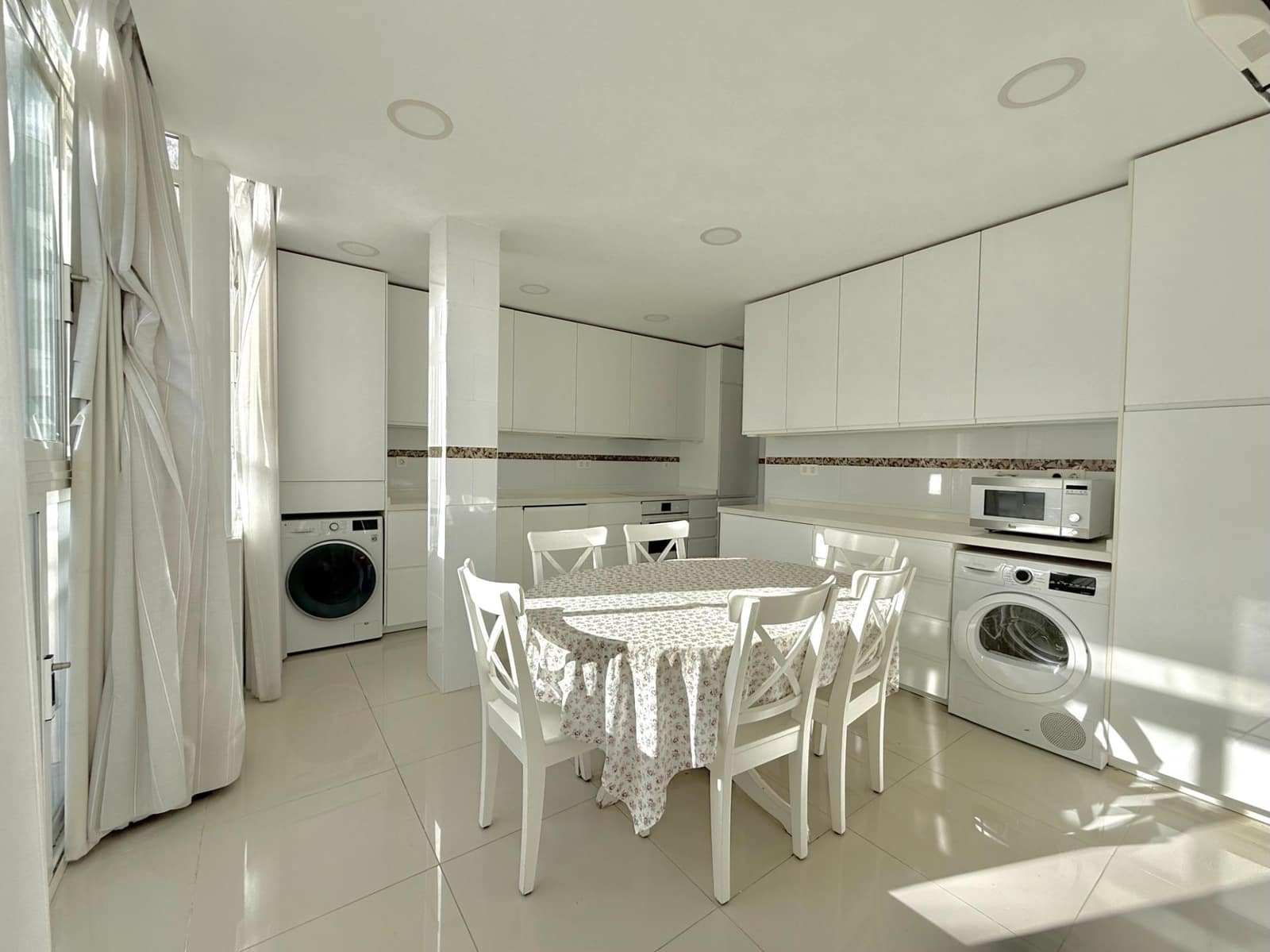 5 makuuhuone Asunto myytävänä paikassa Fuengirola - 595 000 € (Ref: 9599477)