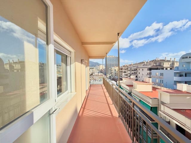 5 makuuhuone Asunto myytävänä paikassa Playa de los Boliches, Fuengirola - 595 000 € (Ref: 9599477)