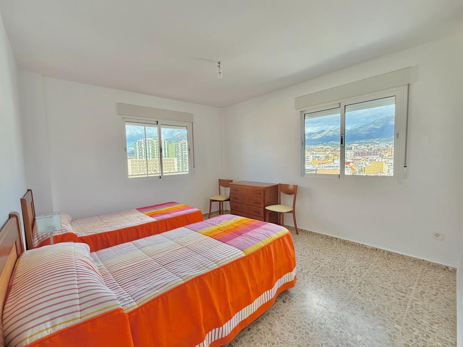 5 makuuhuone Asunto myytävänä paikassa Fuengirola - 595 000 € (Ref: 9599477)