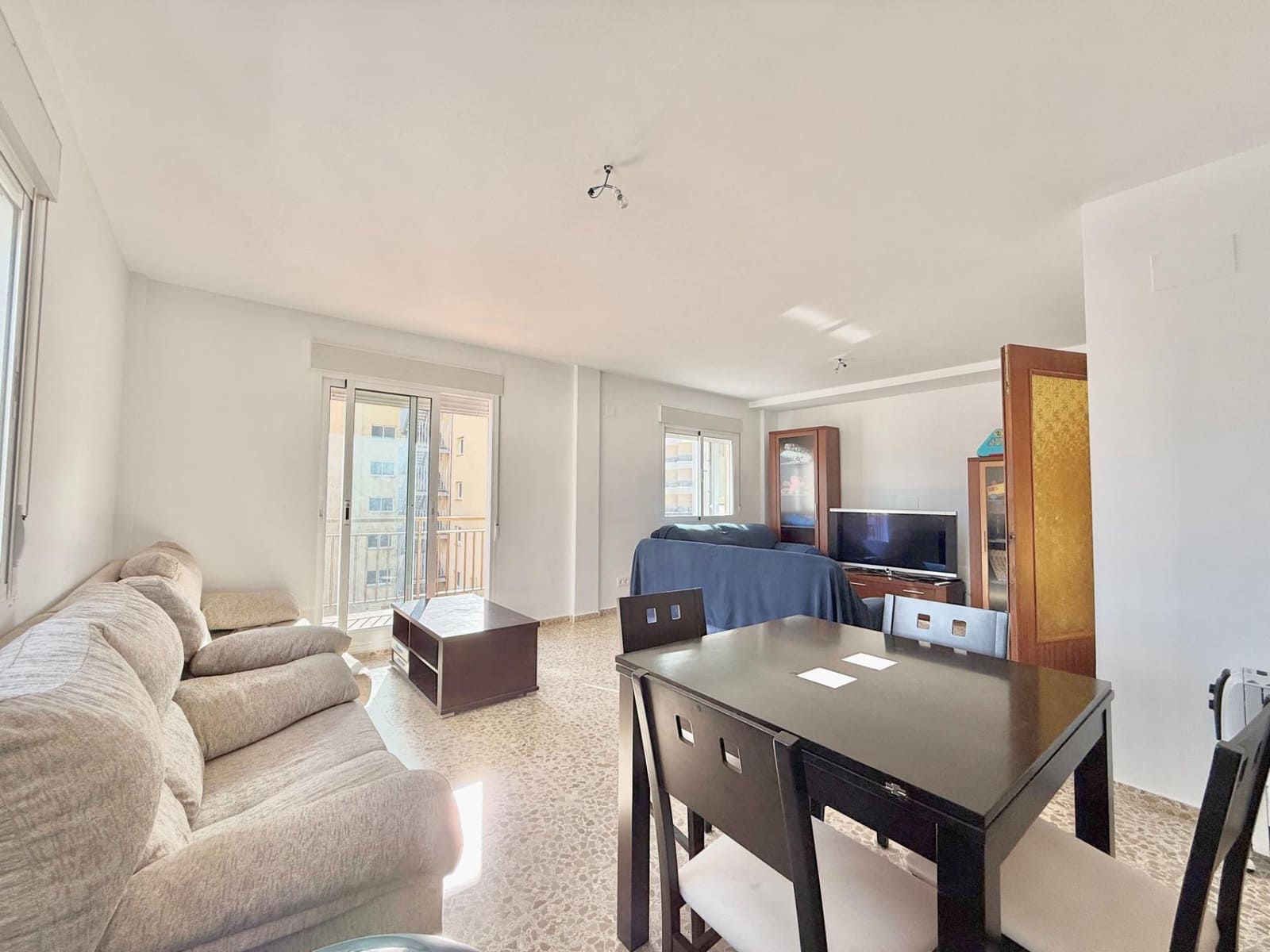 5 makuuhuone Asunto myytävänä paikassa Fuengirola - 595 000 € (Ref: 9599477)