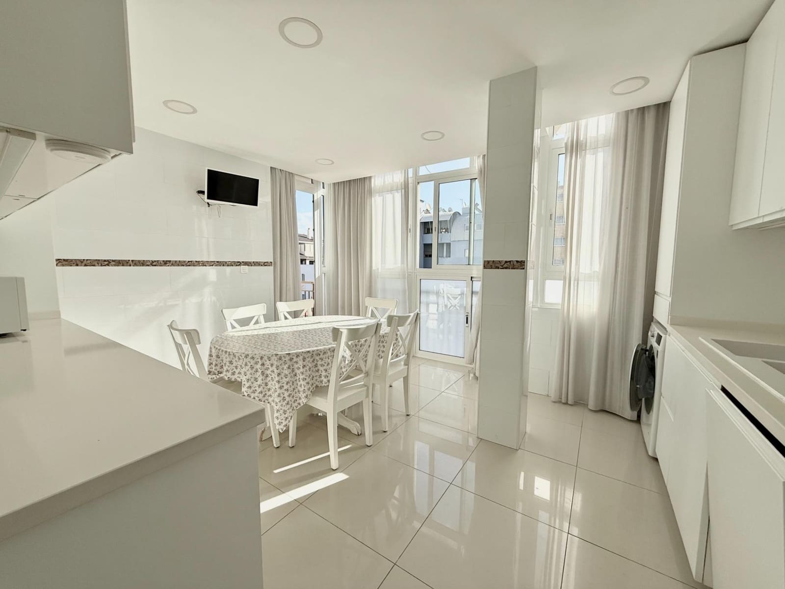 5 makuuhuone Asunto myytävänä paikassa Fuengirola - 595 000 € (Ref: 9599477)