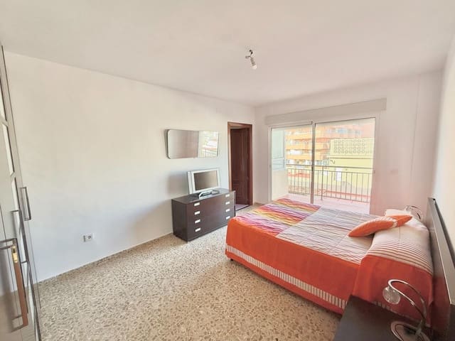 5 makuuhuone Asunto myytävänä paikassa Playa de los Boliches, Fuengirola - 595 000 € (Ref: 9599477)