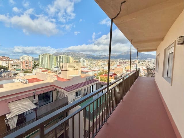 5 makuuhuone Asunto myytävänä paikassa Playa de los Boliches, Fuengirola - 595 000 € (Ref: 9599477)