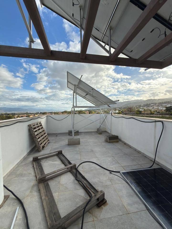 4 quarto Moradia em Banda para venda em Pinos de Alhaurin com piscina - 689 000 € (Ref: 9607994)