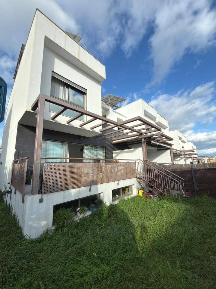 4 quarto Moradia em Banda para venda em Pinos de Alhaurin com piscina - 689 000 € (Ref: 9607994)