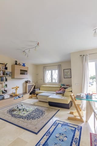 6 chambre Villa/Maison Semi-Mitoyenne à vendre à Alhaurín de la Torre avec piscine - 596 000 € (Ref: 9607998)