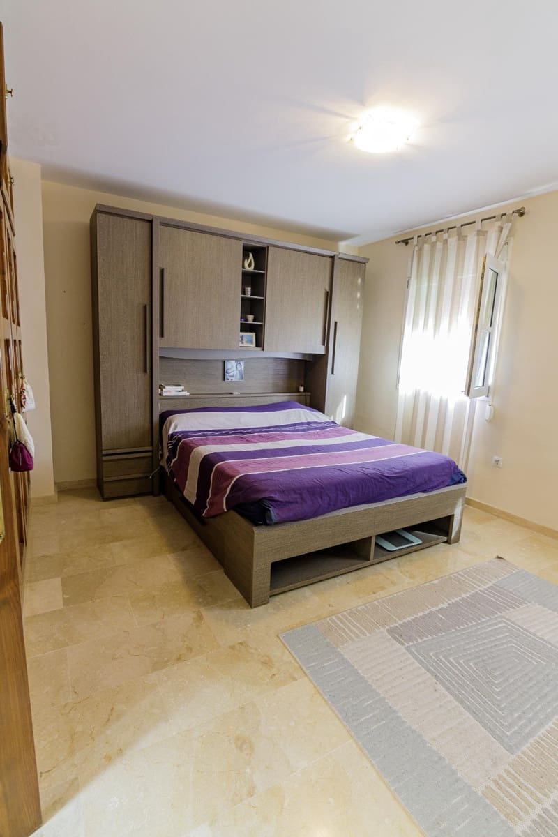 Pareado de 6 habitaciones en Alhaurín de la Torre en venta con piscina - 596.000 € (Ref: 9607998)