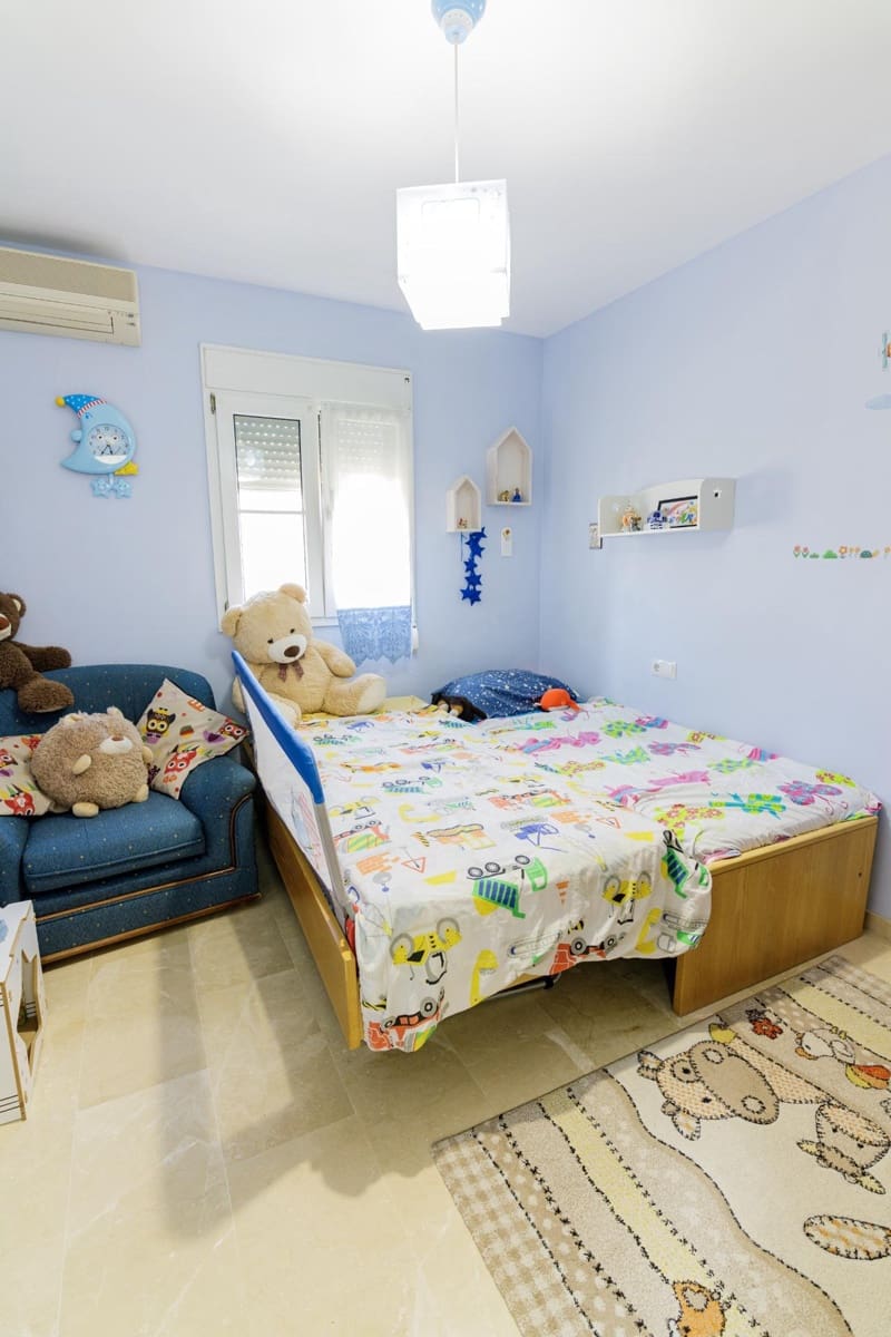 Pareado de 6 habitaciones en Alhaurín de la Torre en venta con piscina - 596.000 € (Ref: 9607998)