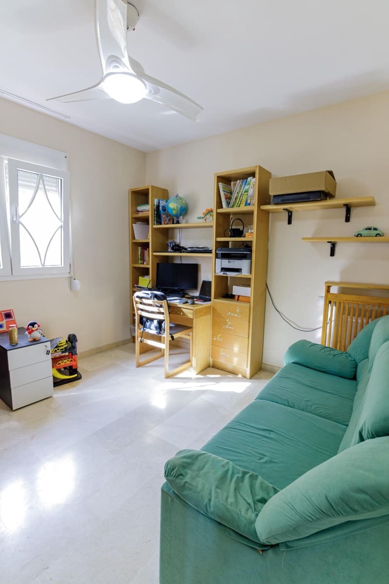 Pareado de 6 habitaciones en Alhaurín de la Torre en venta con piscina - 596.000 € (Ref: 9607998)