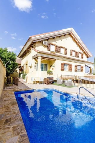 6 chambre Villa/Maison Semi-Mitoyenne à vendre à Alhaurín de la Torre avec piscine - 596 000 € (Ref: 9607998)