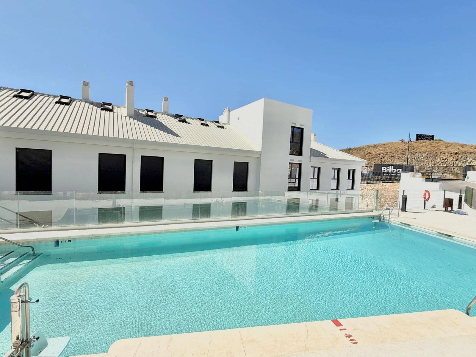 2 bedroom Apartment for sale in Fuengirola with pool garage - € 599,000 (Ref: 9611463)