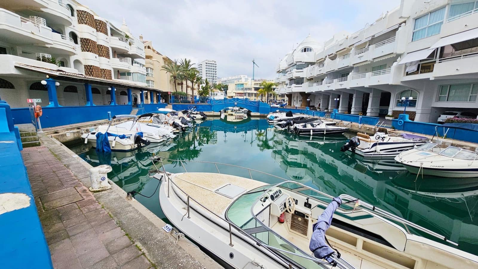 Apartamento de 2 habitaciones en Benalmádena en venta con piscina - 415.000 € (Ref: 9637495)