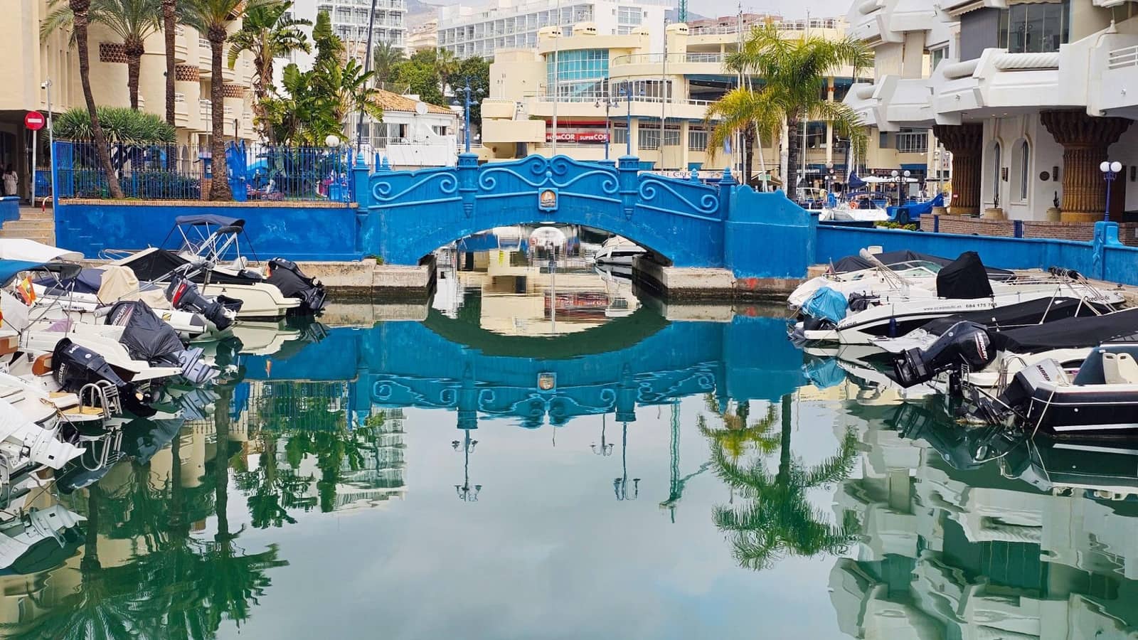 Apartamento de 2 habitaciones en Benalmádena en venta con piscina - 415.000 € (Ref: 9637495)