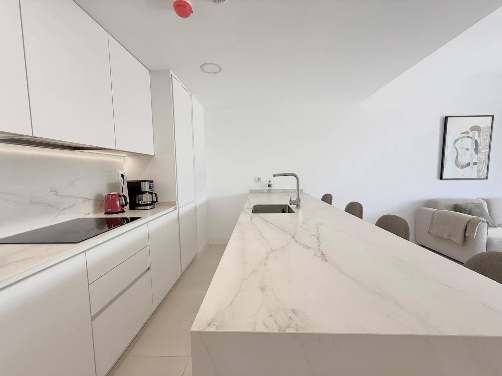 2 bedroom Apartment for sale in Fuengirola with pool garage - € 445,000 (Ref: 9670573)