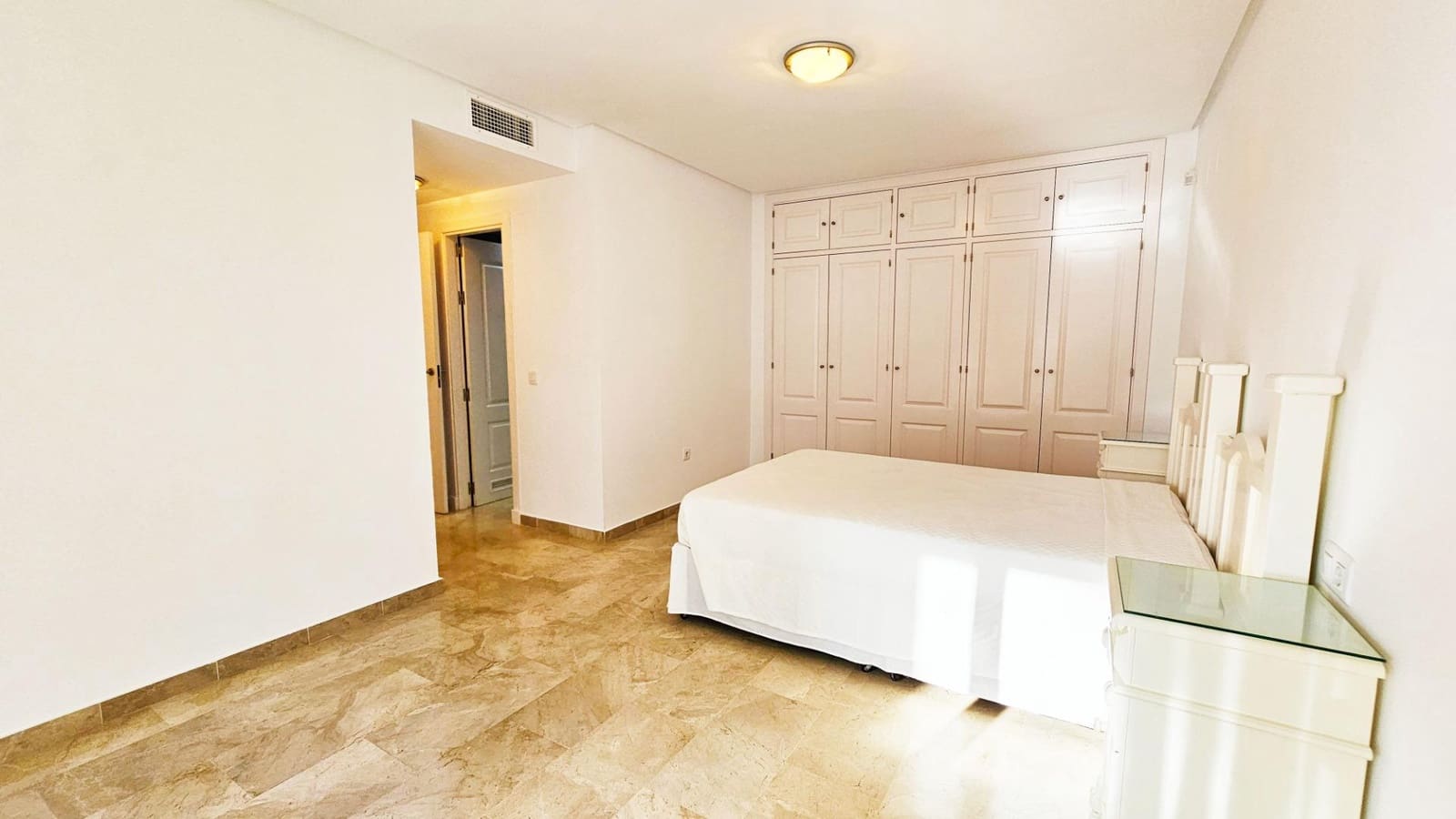 2 Zimmer Apartment zu verkaufen in Torrequebrada mit Pool - 425.000 € (Ref: 9686345)