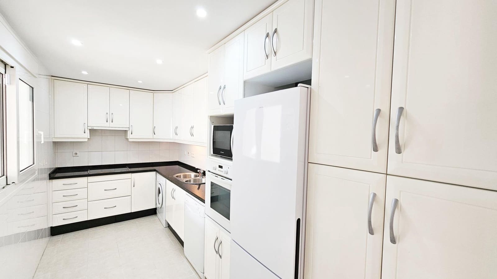 2 Zimmer Apartment zu verkaufen in Torrequebrada mit Pool - 425.000 € (Ref: 9686345)