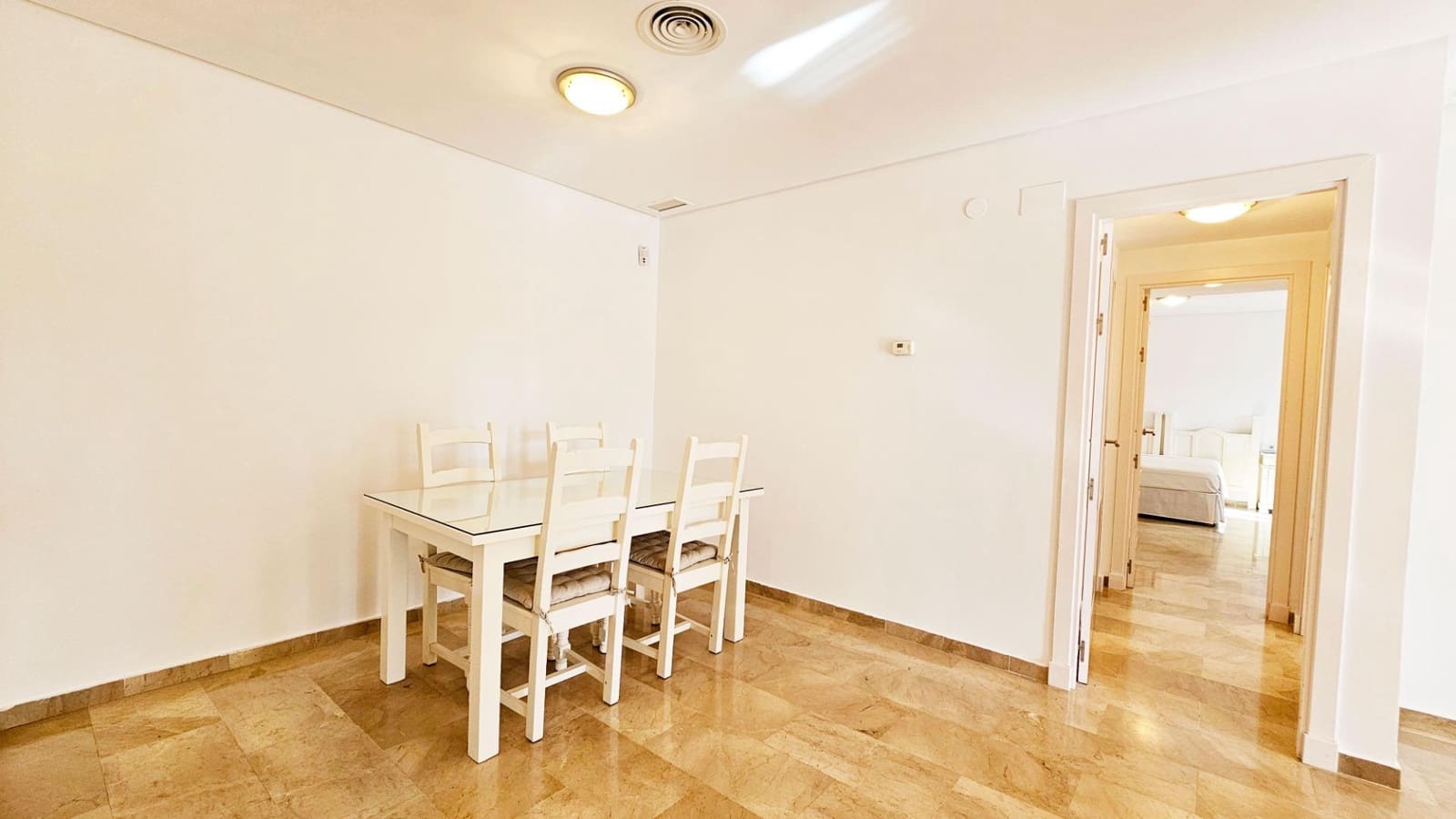 2 Zimmer Apartment zu verkaufen in Torrequebrada mit Pool - 425.000 € (Ref: 9686345)