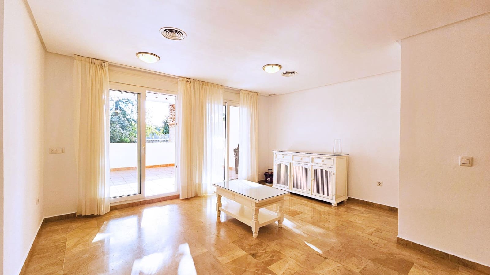 2 Zimmer Apartment zu verkaufen in Torrequebrada mit Pool - 425.000 € (Ref: 9686345)