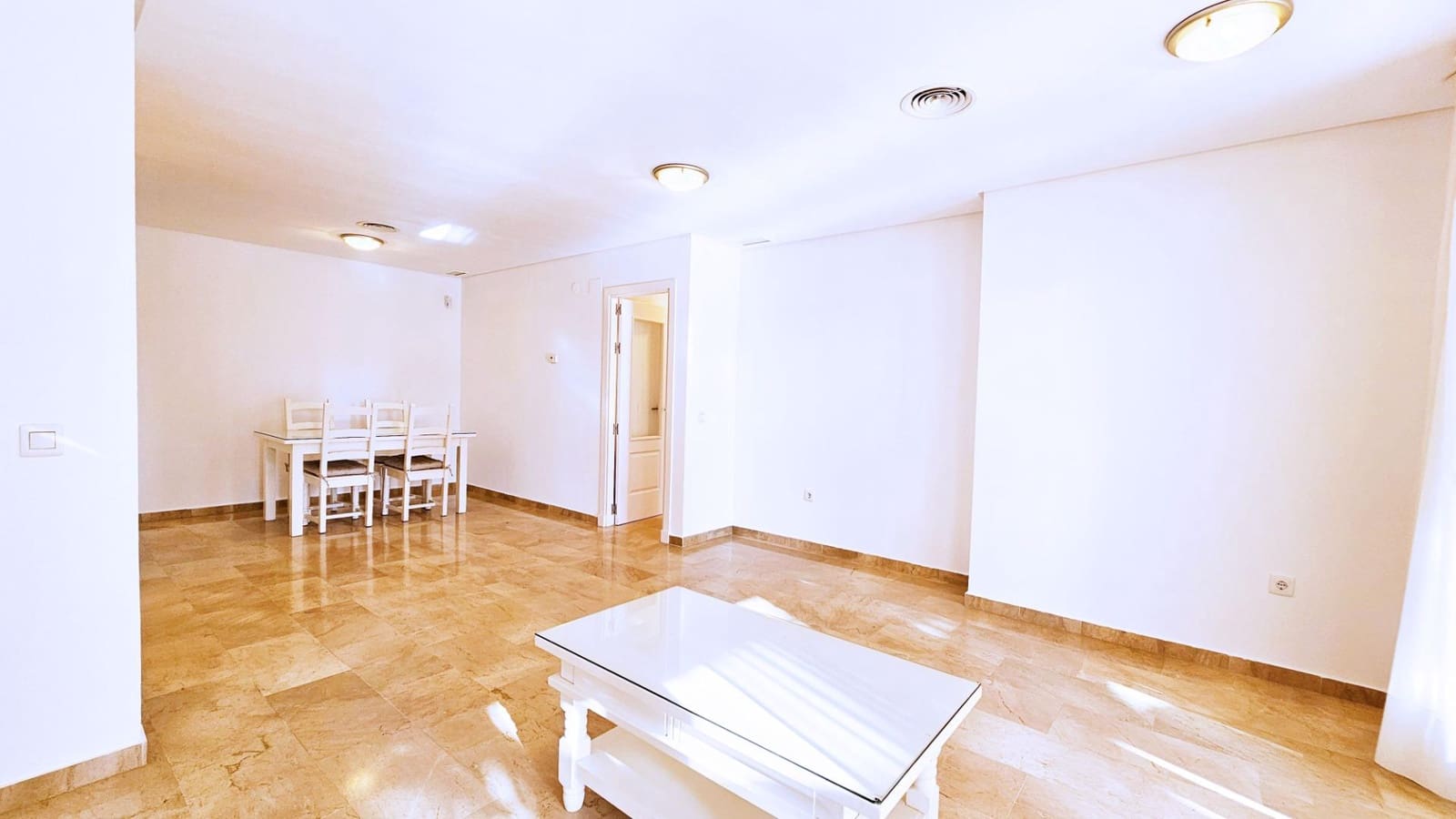 2 Zimmer Apartment zu verkaufen in Torrequebrada mit Pool - 425.000 € (Ref: 9686345)