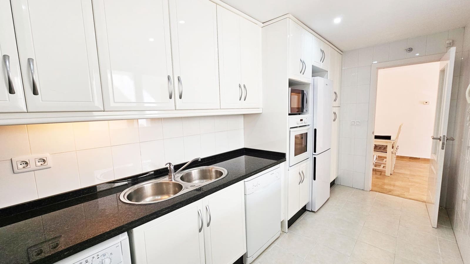 2 Zimmer Apartment zu verkaufen in Torrequebrada mit Pool - 425.000 € (Ref: 9686345)