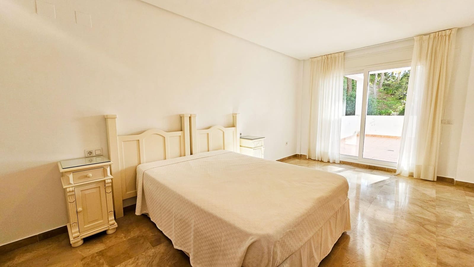 2 Zimmer Apartment zu verkaufen in Torrequebrada mit Pool - 425.000 € (Ref: 9686345)