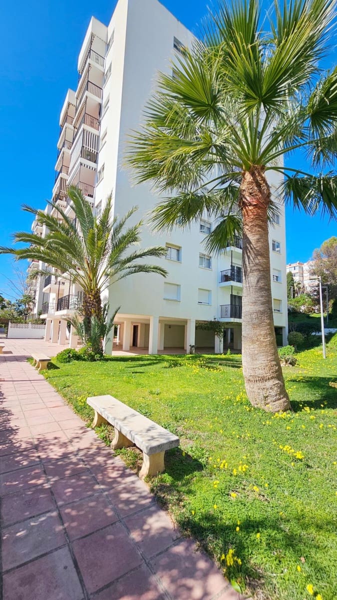 3 bedroom Flat for sale in Benalmadena with pool garage - € 430,000 (Ref: 9711905)