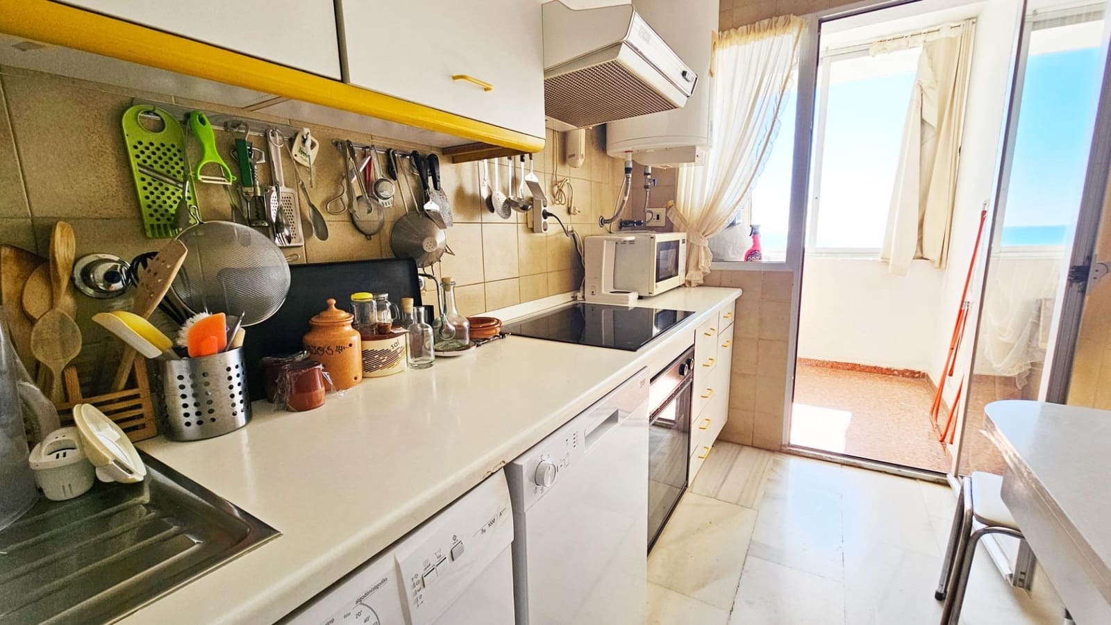 3 bedroom Flat for sale in Benalmadena with pool garage - € 430,000 (Ref: 9711905)
